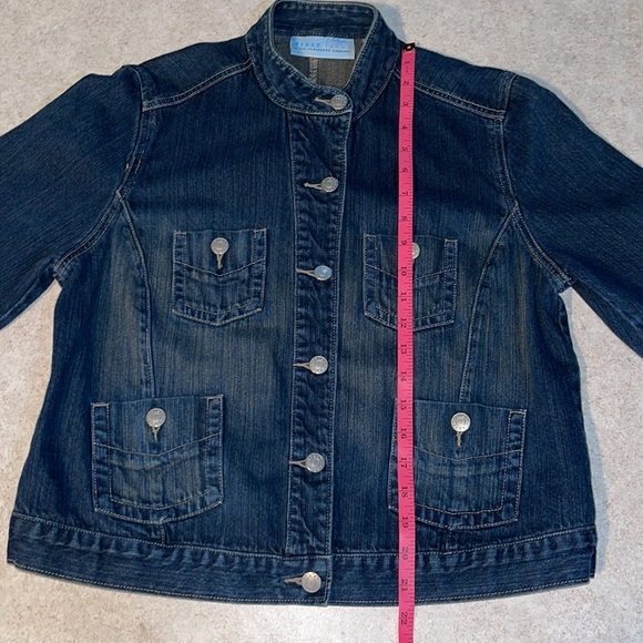 Jean jacket - Picture 9 of 11